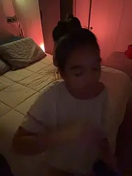 Poli_amor2025 webcam