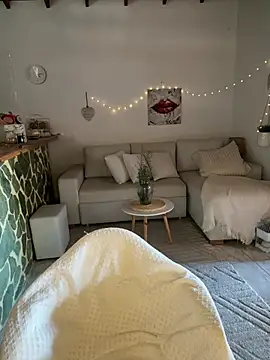 Emilia_Bakerr webcam