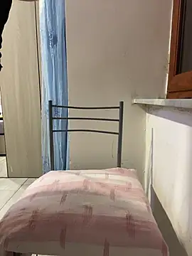 Monella123 webcam