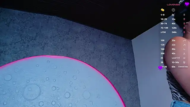 ReinaChloe webcam