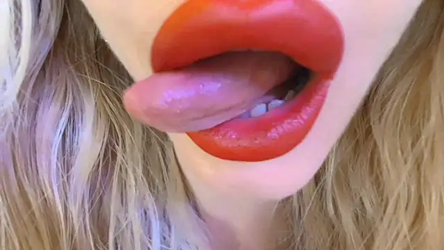velvet_kissx - Velvet_kissx's free webcam - UK Sex Cams