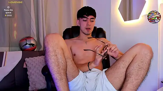 etham_wolf1 webcam