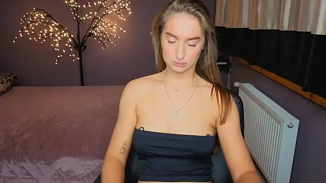 AlisaFoxis webcam