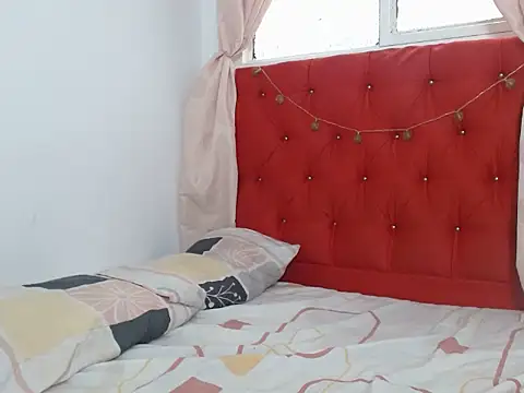DianaHoot webcam