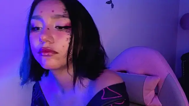 sophiievv live cam on StripChat