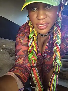AmazonianMistress webcam