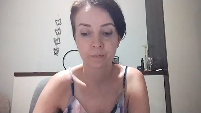 JenniferAlone webcam