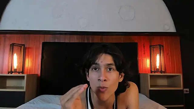 Cheys_Mast live sex cam