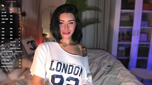 ParisianDoll webcam