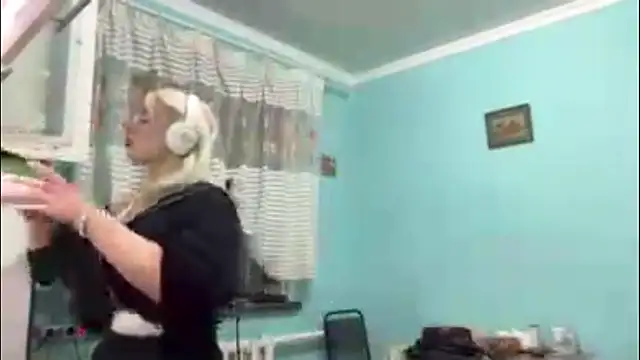 SpotlessParaffin webcam