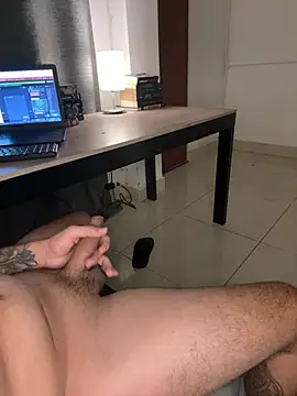 valery_and_Dani_ webcam