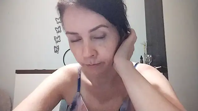 JenniferAlone webcam