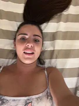 PTlatinaa Live Webcam on Stripchat