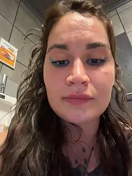 TattooGirlAlia's live cam