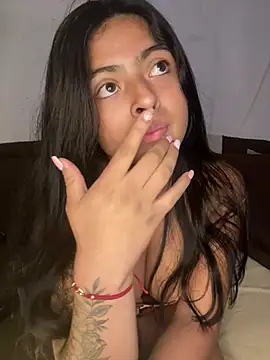 canelareina (F teen) - Show those pretty tits