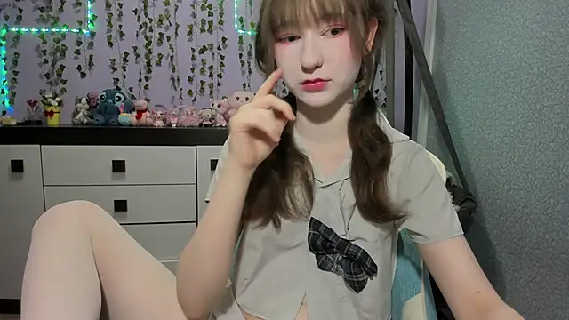 Yoonhee_ki live cam on StripChat