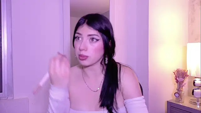 IsabellaRossi live cam on StripChat