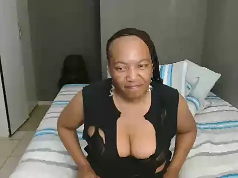 Lillyan_N live cam on StripChat