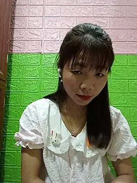 AmyLinee01 live cam on StripChat