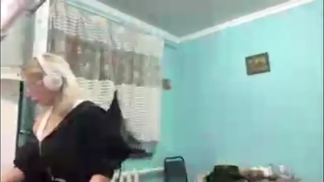 SpotlessParaffin webcam