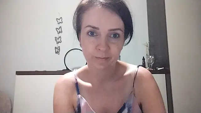 JenniferAlone webcam