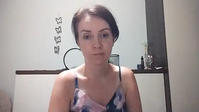 JenniferAlone webcam