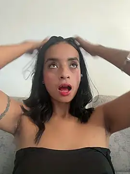 Laura_fernandezII live cam on StripChat