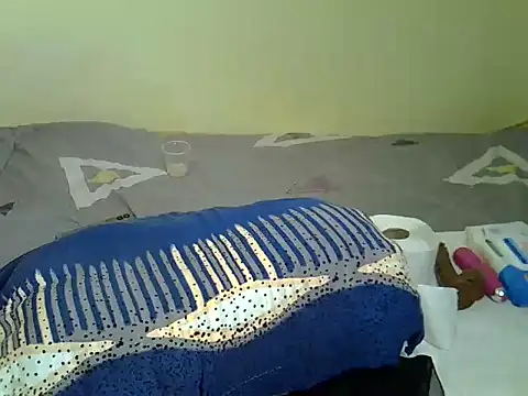 Pearl_petite webcam