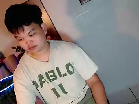 Rain_cum live cam on StripChat