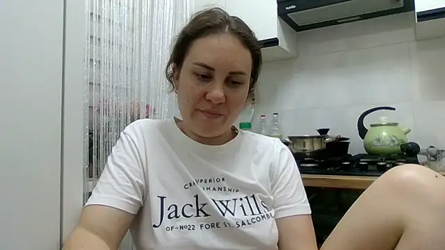 MeadowEyes live cam on StripChat