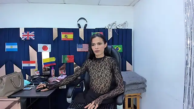 Model: Aisha_hotts777