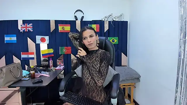 Aisha_hotts777 webcam