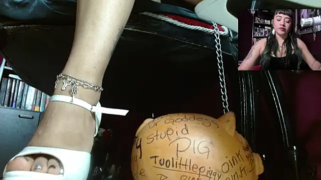 MeGoddesSara webcam