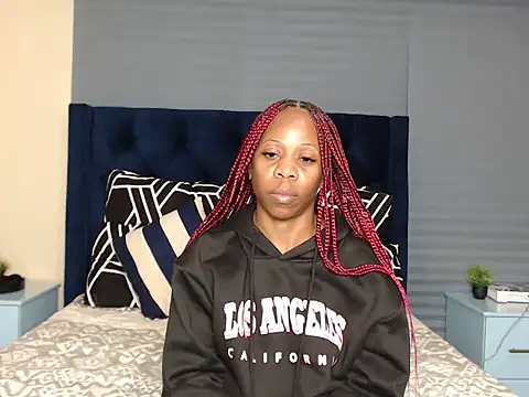 QUEENMANDYY webcam