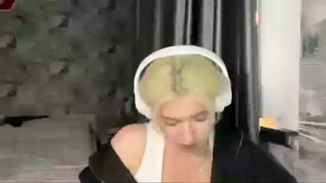 SpotlessParaffin webcam
