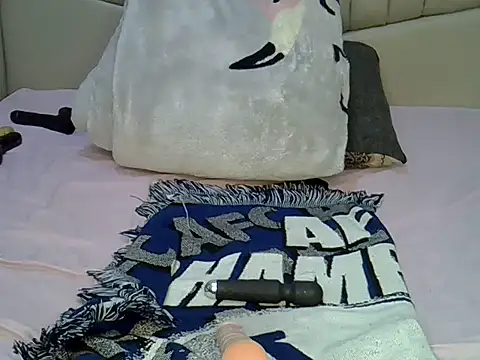 Bonnieblack2 webcam