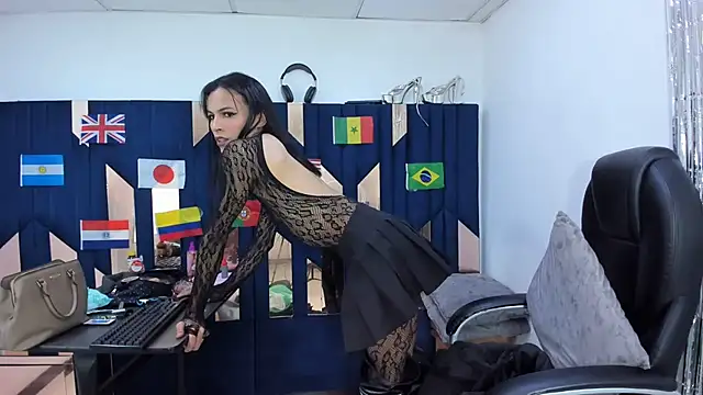 Aisha_hotts777 webcam