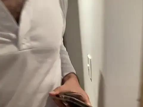 LatinAdonis3x webcam