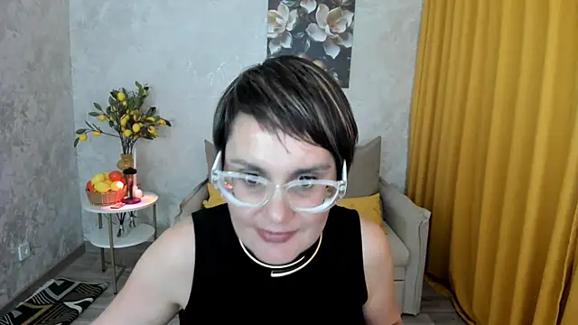 MayaNoire webcam