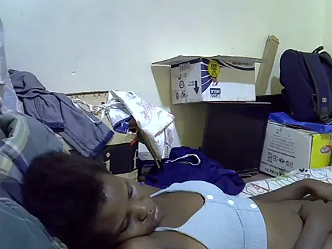 cute_aliyah webcam