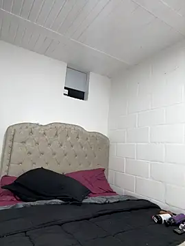 DaniRivers_ webcam