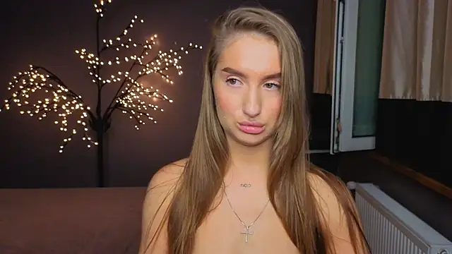 AlisaFoxis webcam