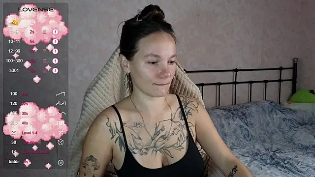 lil_luna_x webcam