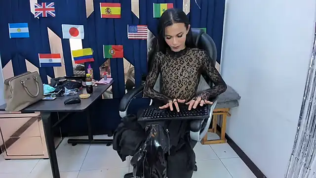 Aisha_hotts777 webcam