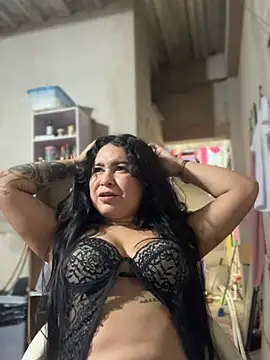 Pretty_Isadora live cam on StripChat