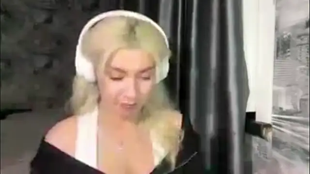 SpotlessParaffin webcam