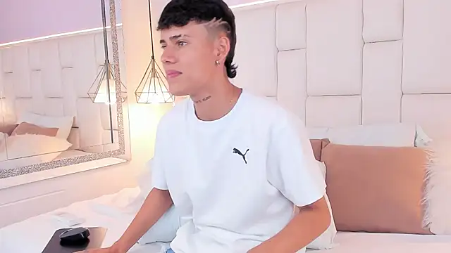 JacobFerrer live cam on StripChat
