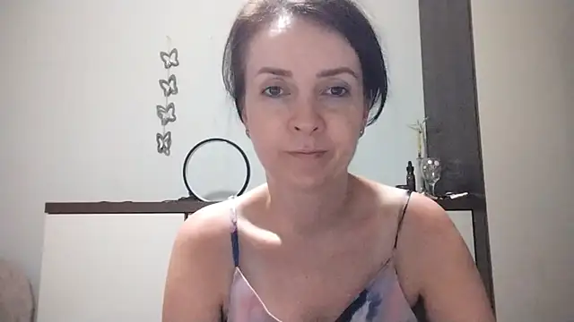 JenniferAlone webcam