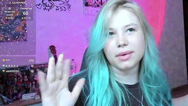 Lulu_Di live cam on StripChat