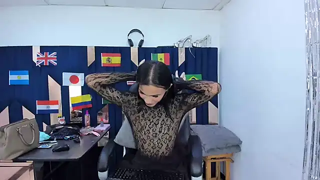 Aisha_hotts777 webcam
